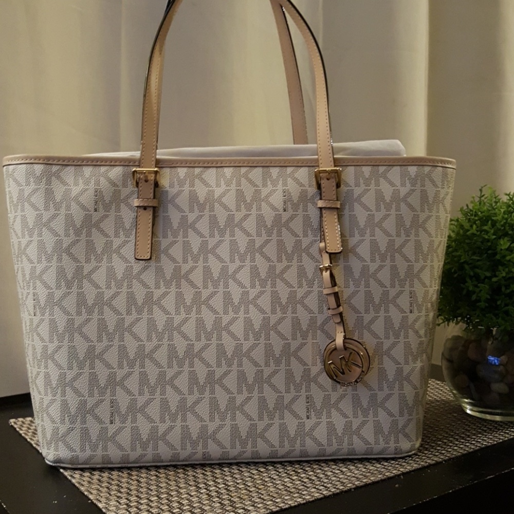 New Michael Kors Jet Set Travel Vanilla